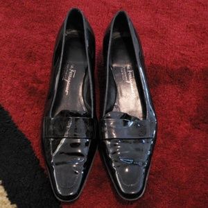 Ferragamo black pump